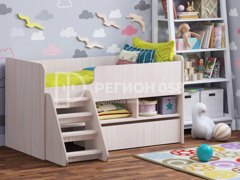 Кровать и шкаф в детскую